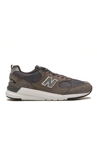 Related product image New Balance Sneakers