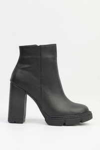 Related product image Pierre Cardin Boots