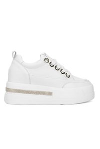 Related product image Guja Sneakers