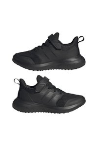 صورة المنتج ذات الصلة adidas أحذية المشي