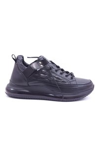 Related product image Guja Walking Shoes