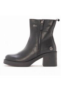 Related product image Gusse Boots