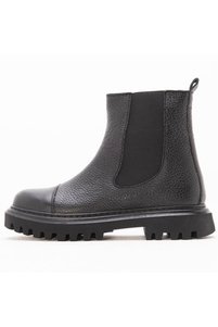 Related product image Gusse Boots