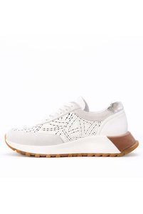 Related product image Gusse Sneakers
