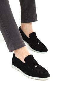 Related product image Tamer Tanca Flats