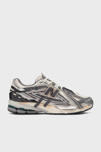 Related product image New Balance Sneakers