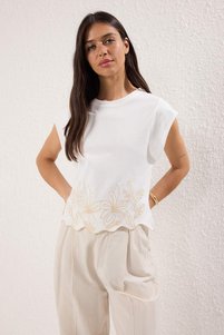 İlgili ürün resmi Trendyolmilla T-Shirt