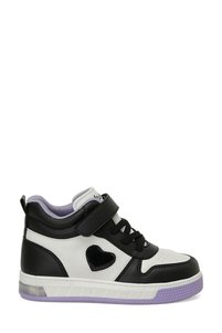 Related product image Kinetix Sneakers