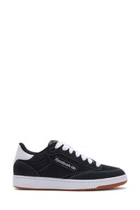 Related product image Reebok Sneakers