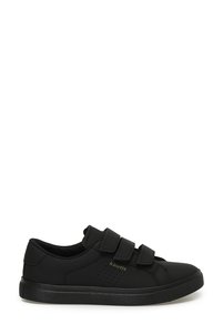 Related product image Kinetix Sneakers