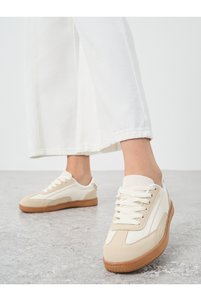 Related product image Styli Sneakers