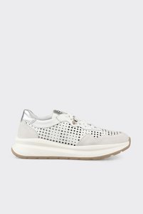 Related product image Elle Sneakers