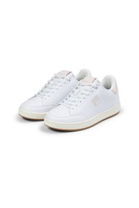 Related product image Fila Sneakers