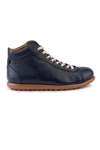 İlgili ürün resmi Pegia Sneaker