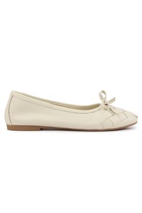 Related product image Pegia Ballerina Flats