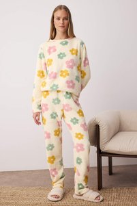 İlgili ürün resmi Trendyolmilla Pijama Takımı