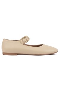 Related product image Pegia Ballerina Flats