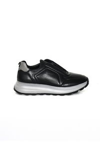 Related product image Tuna Sneakers