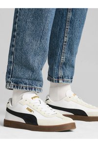 Related product image New Balance Sneakers