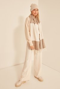 Related product image Axesoire Shawls