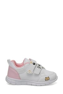 Related product image Kinetix Sneakers