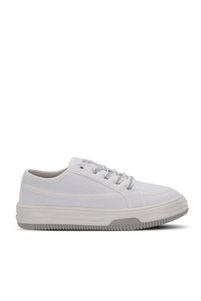 Related product image Slazenger Flats