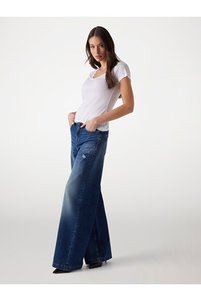 İlgili ürün resmi Guess Bluz