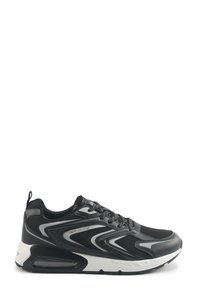 Related product image Kinetix Sneakers