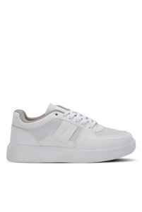 Related product image Slazenger Flats