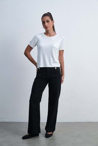 صورة المنتج ذات الصلة Livia بلوزات