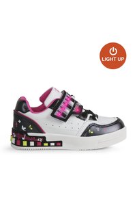 Related product image BUCKHEAD Sneakers