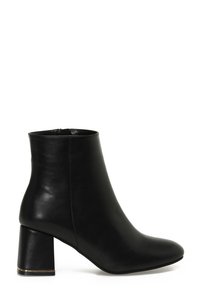 Related product image Butigo Boots