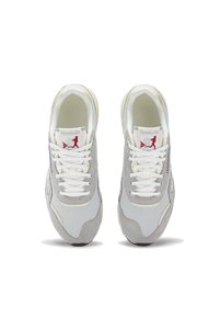 صورة المنتج ذات الصلة Reebok أحذية سنيكرز