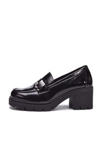 Related product image Gusse Flats