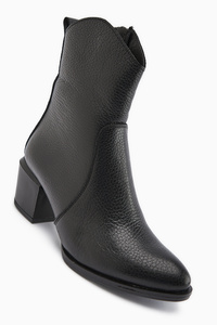 Related product image Limoya Boots
