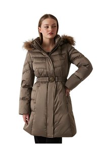 İlgili ürün resmi Guess Ceket
