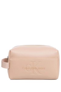 صورة المنتج ذات الصلة Calvin Klein محافظ وحقائب يد