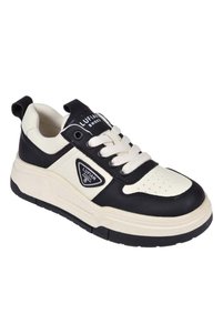 Related product image LUFIAN Sneakers