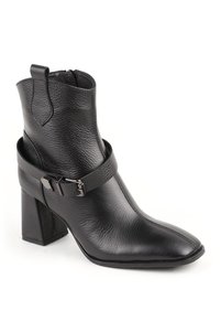 Related product image Libero Boots