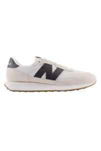 Related product image New Balance Sneakers