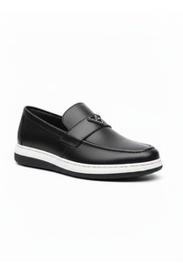 Related product image Elit Flats
