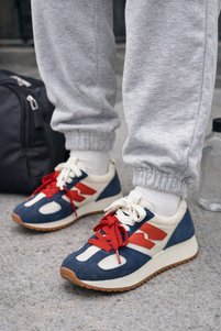Related product image Guja Sneakers