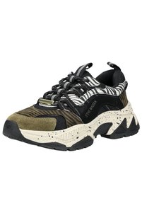 Imaginea produsului asociat Steve Madden Sneakers