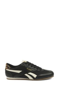 Related product image Reebok Sneakers