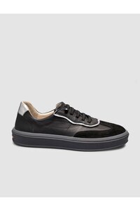 Related product image Cabani Sneakers