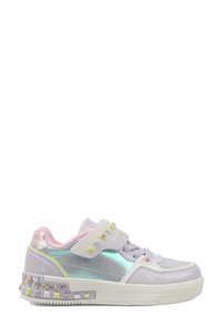 Related product image Kinetix Sneakers