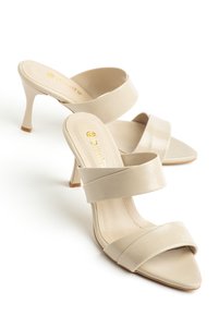 Related product image Dilimler Ayakkabı Mules