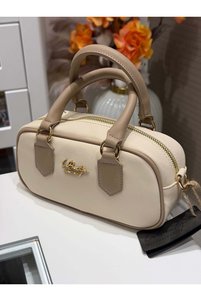 Related product image La boutique Handbags