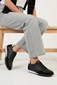 Related product image Ziya Sneakers