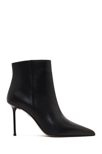 Related product image Derimod Boots